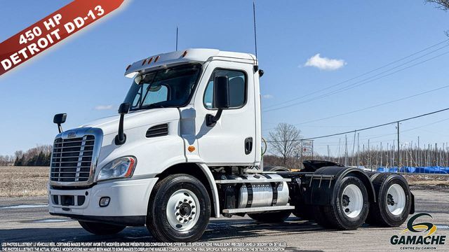 2016 FREIGHTLINER CASCADIA CA113DC DAY CAB in Champlain, NY