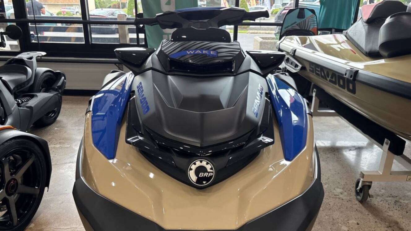 A photo of this 2025 Sea-Doo Wake Pro 230
