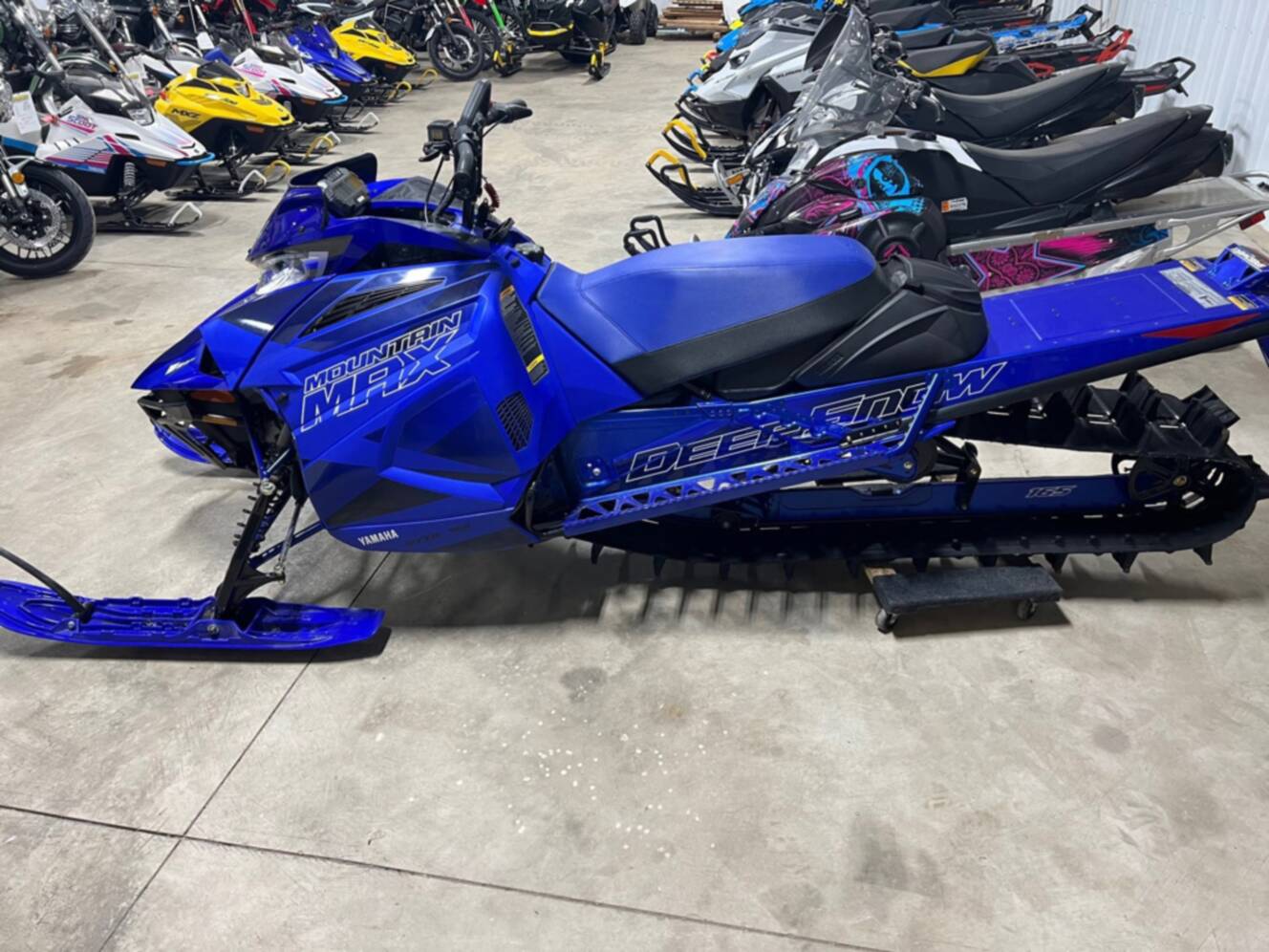 A photo of this 2023 Yamaha Mountain Max LE 165