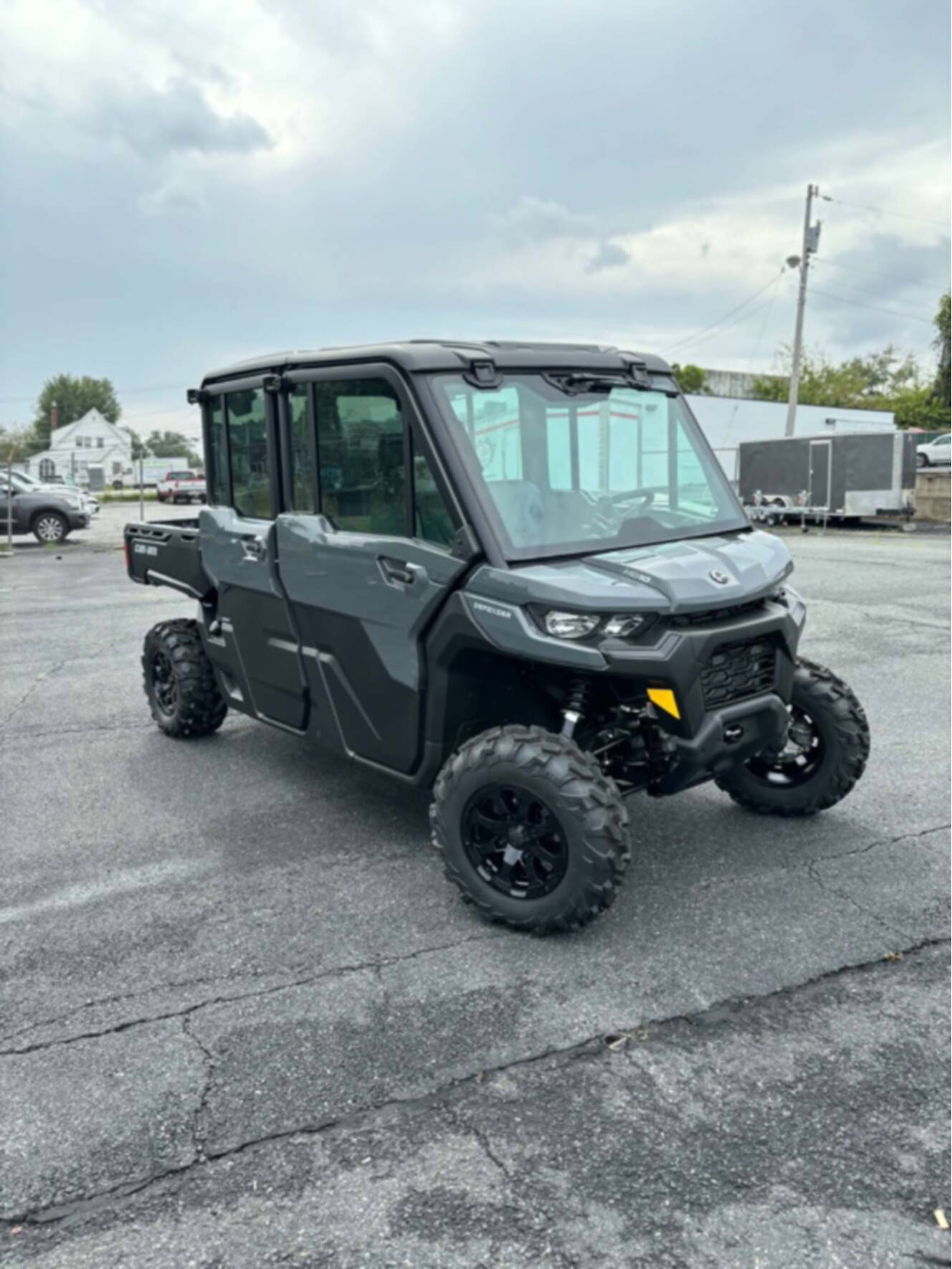 A photo of this 2027 Can-Am DEFENDER MAX DPS CAB HD10