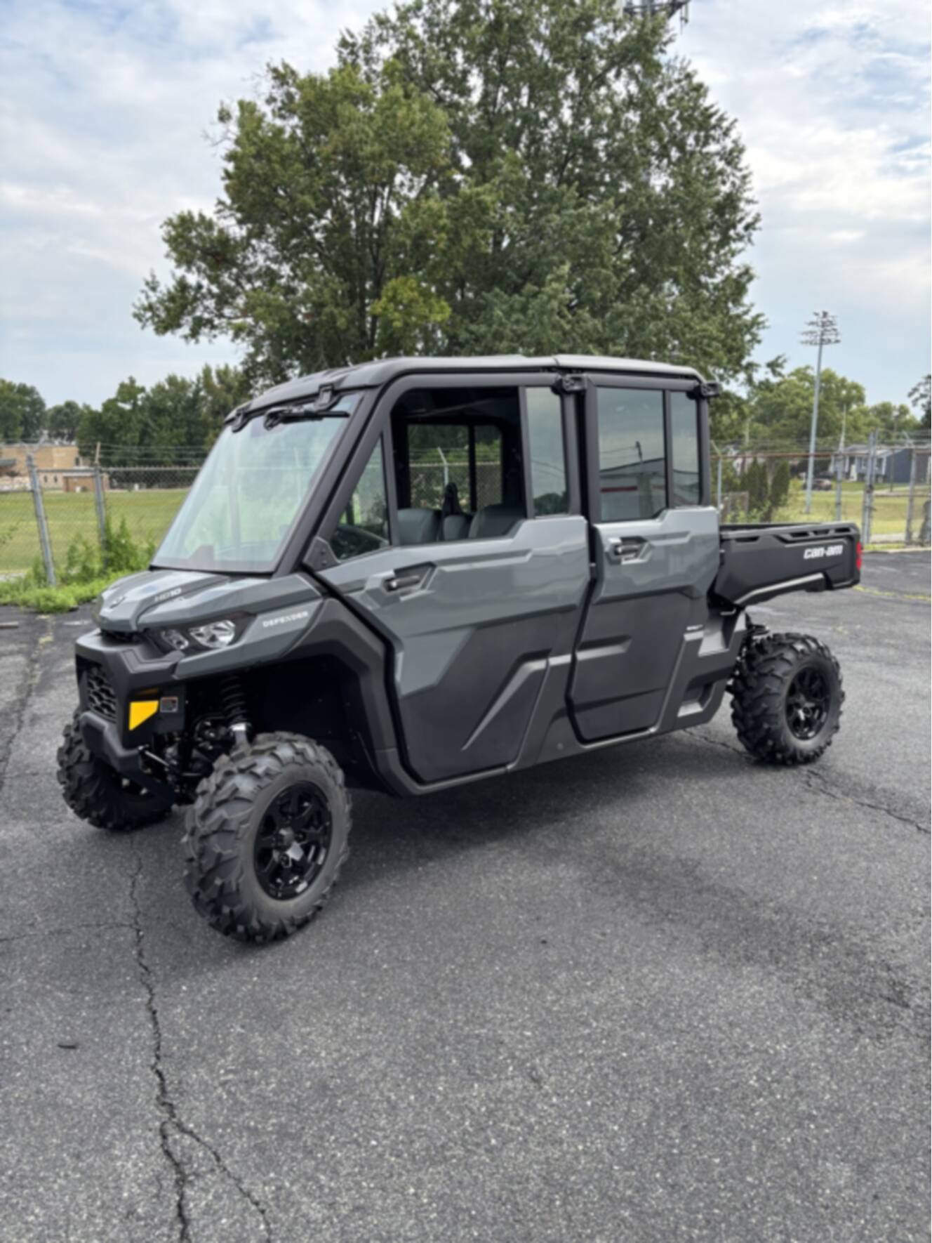 A photo of this 2027 Can-Am DEFENDER MAX DPS CAB HD10