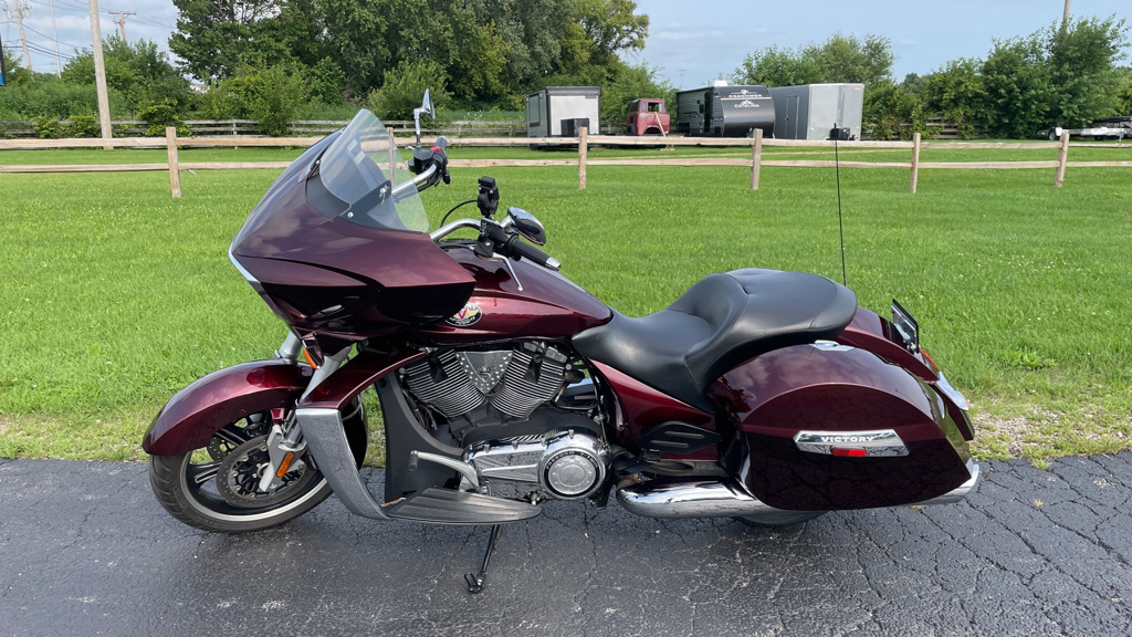 2010 Victory Motorcycles CROSS COUNTRY in Marengo, IL