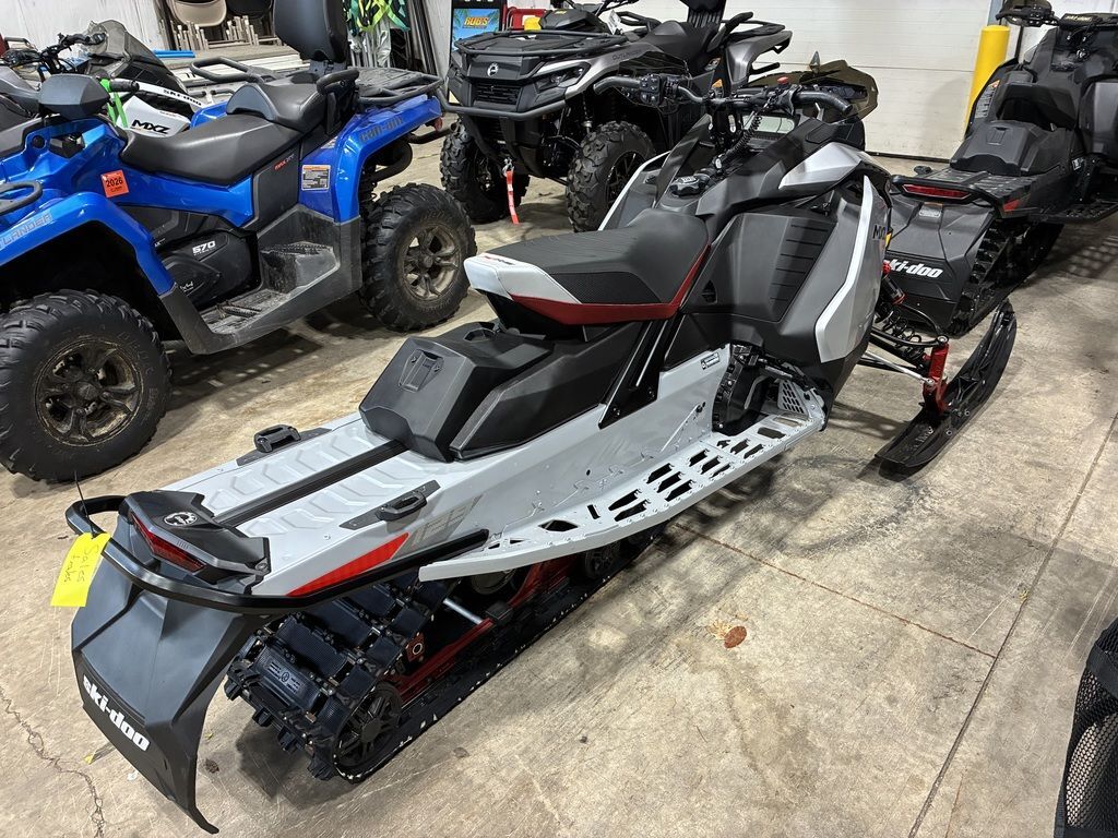 2024 Ski-Doo MXZ® X-RS® Rotax® 600R E-TEC 129 Ice R.XT 1.25 Std 7 600R E-TEC 129 1.25 in johnson creek WI