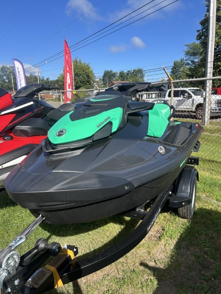 2026 Sea-Doo GTI SE 170-Eclipse Black/Laguna Green in houghton lake MI