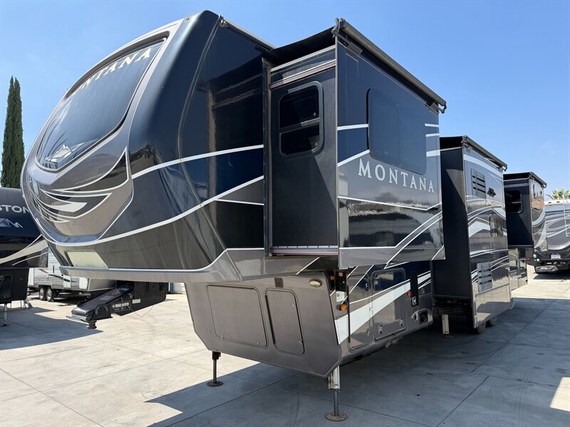 2020 Keystone Montana 3760FL in banning CA