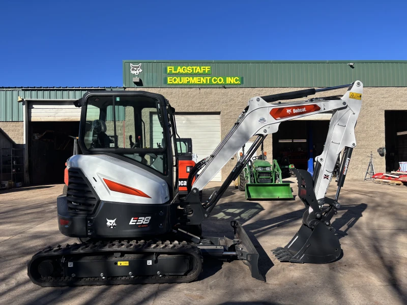 2025 Bobcat E38