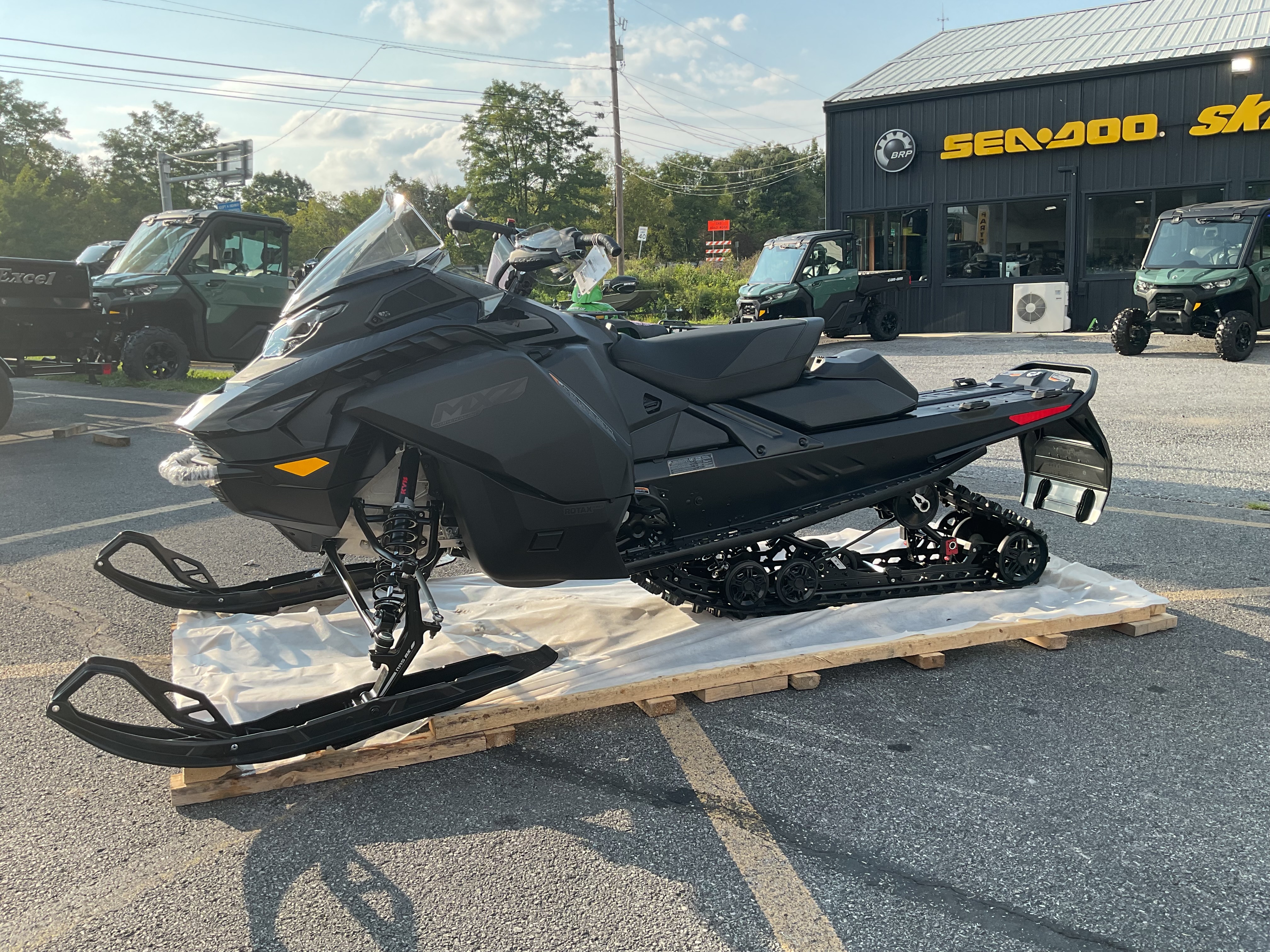 2027 Ski-Doo MXZ ADRENALINE 850 137 850 E-TEC 137 1.5 in duncansville PA