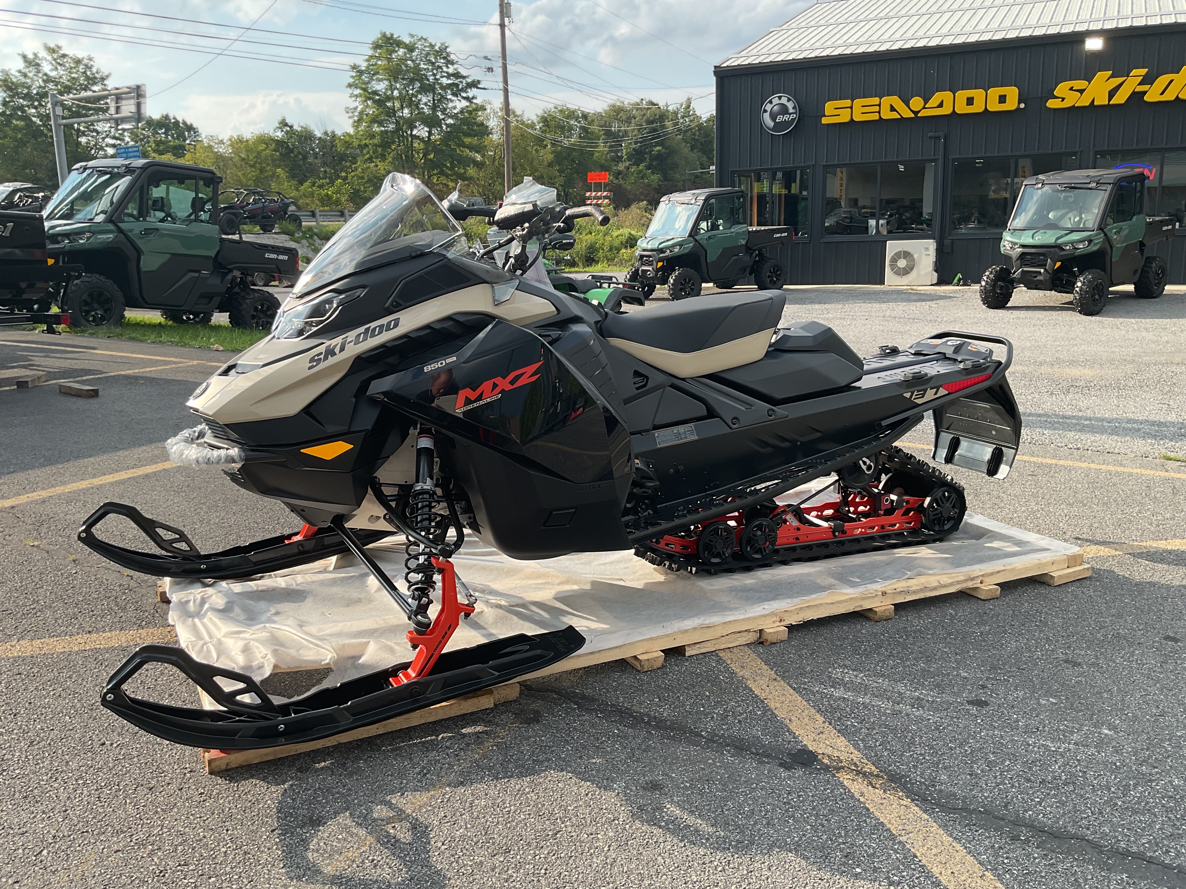2027 Ski-Doo MXZ ADRENALINE 850 137 850 E-TEC 137 1.5 in duncansville PA