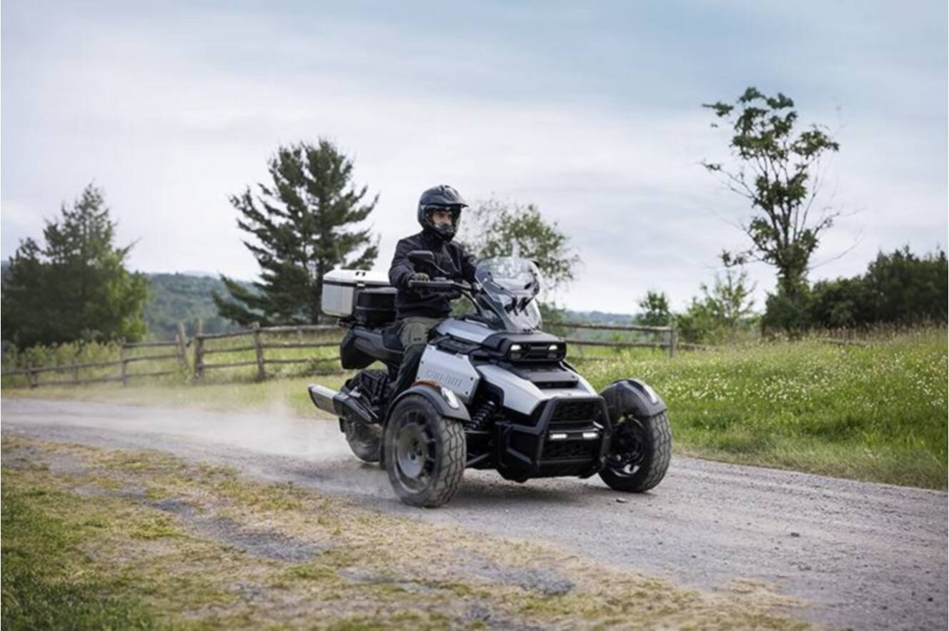 A photo of this 2025 Can-Am CANYON 1330 SE6