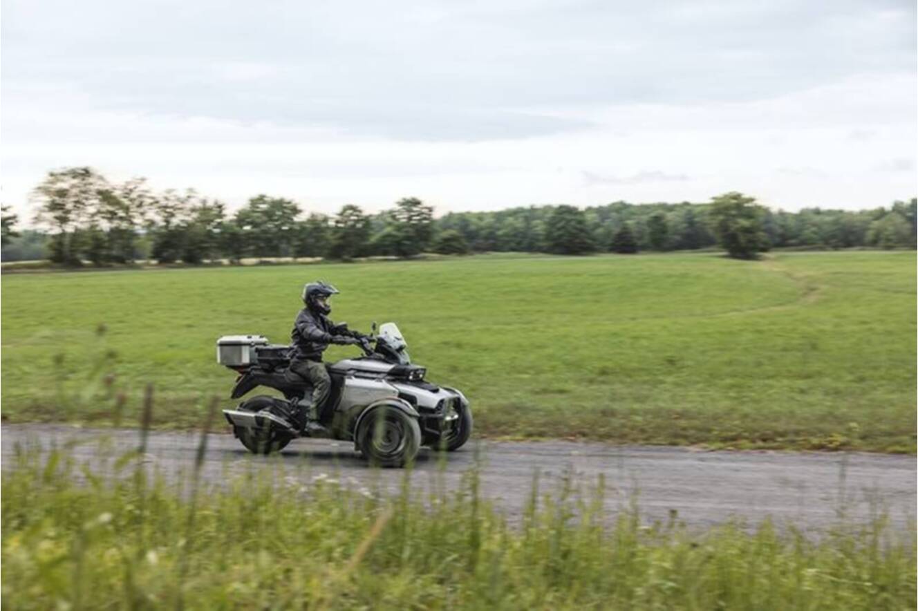 A photo of this 2025 Can-Am CANYON 1330 SE6