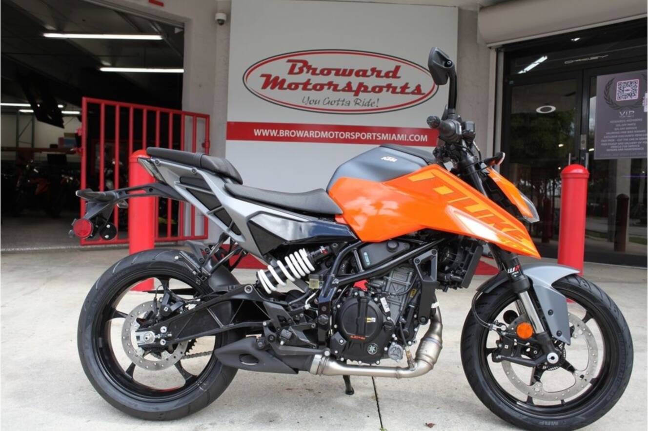A photo of this 2024 KTM 250 Duke