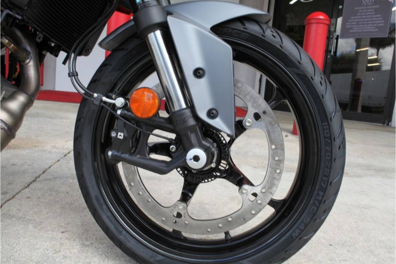 A photo of this 2024 KTM 250 Duke