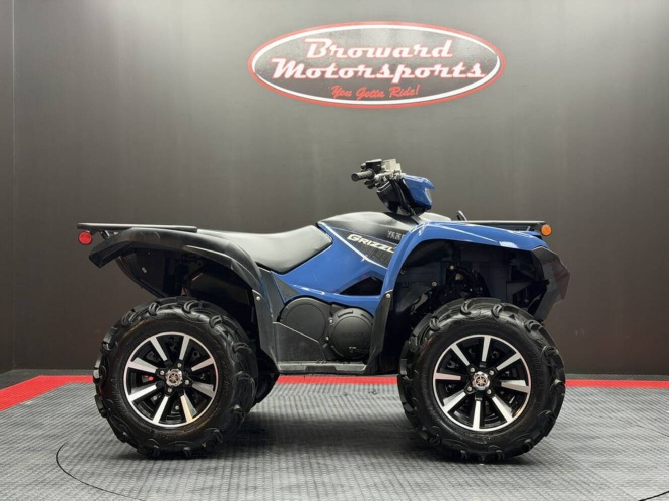 A photo of this 2023 Yamaha Grizzly EPS SE