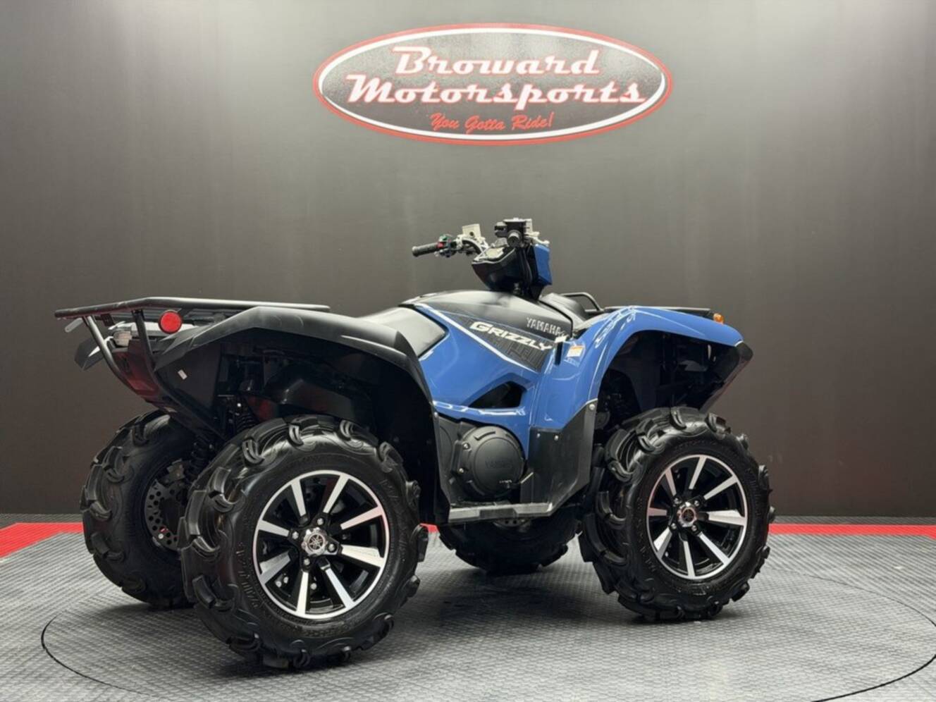 A photo of this 2023 Yamaha Grizzly EPS SE