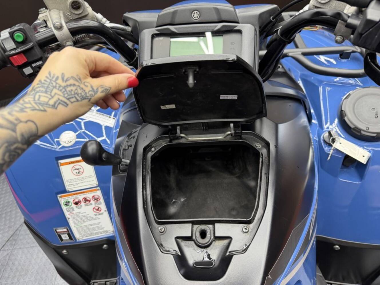 A photo of this 2023 Yamaha Grizzly EPS SE