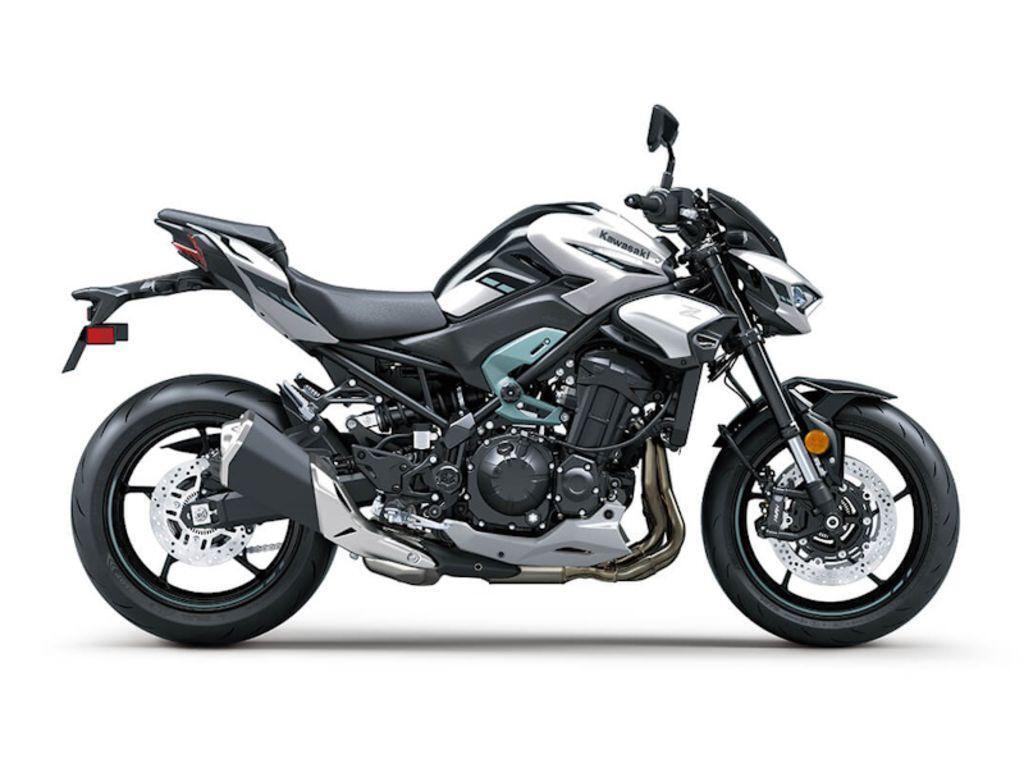 2025 Kawasaki Z900 ABS Galaxy Silver/Metallic Spark Black in manassas VA