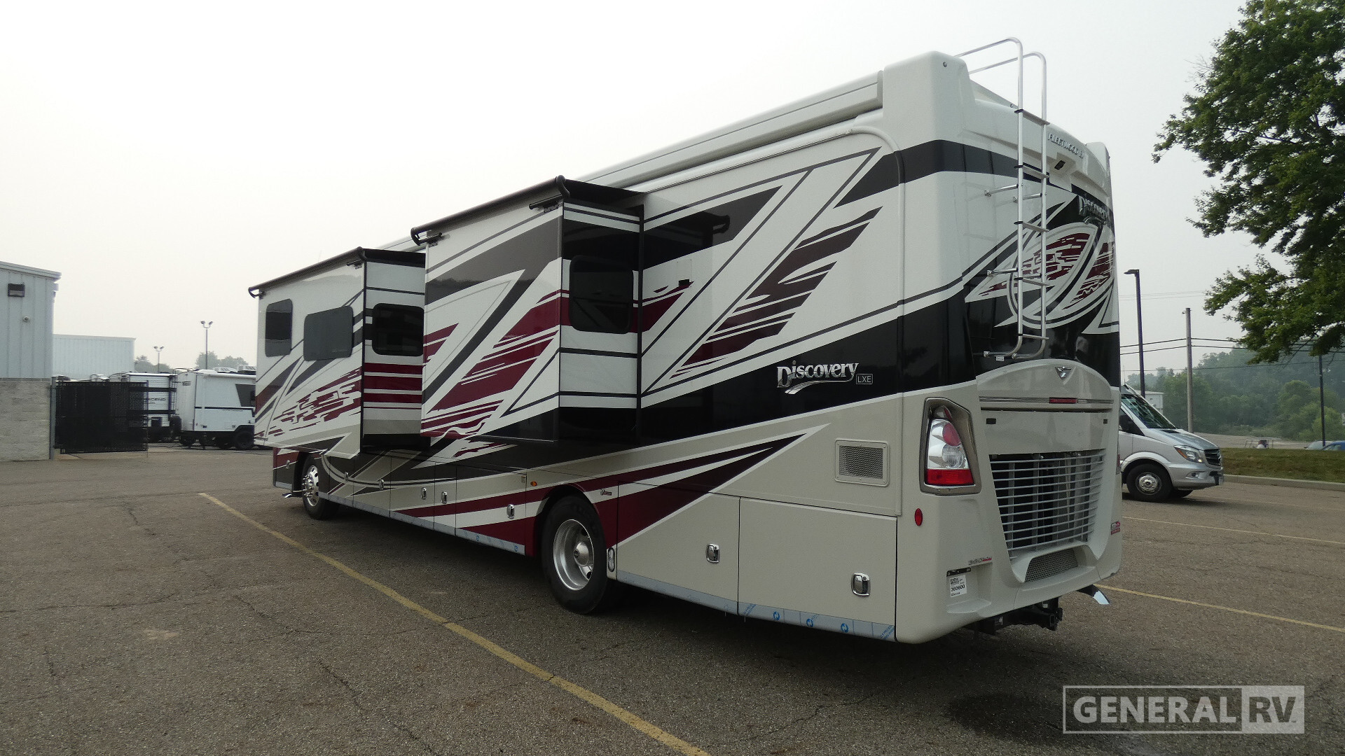 2027 Fleetwood DISCOVERY LXE 40M in north canton OH
