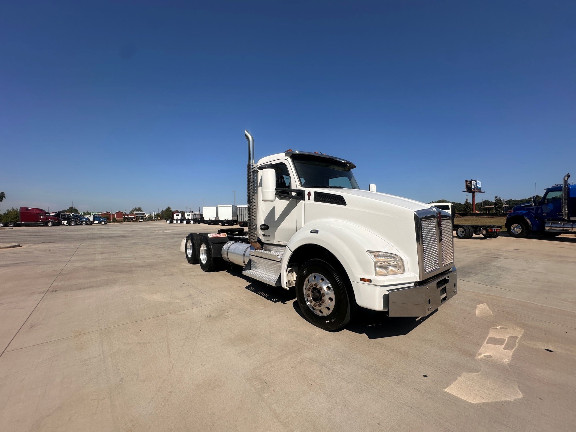 2022 KENWORTH T880 in Charlotte, NC