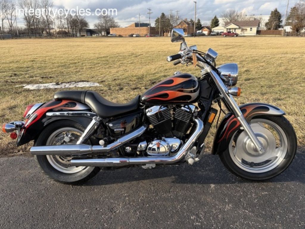 2005 Honda® Shadow® Sabre SABRE 1100 in Lewis Center, OH