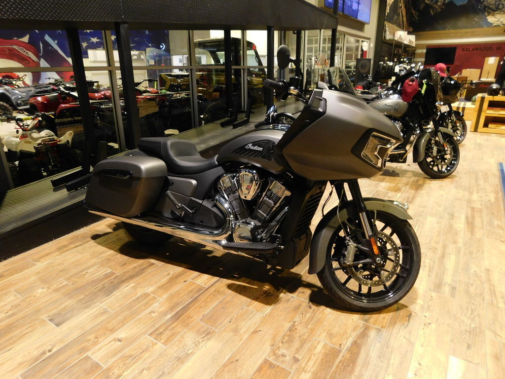 2024 Indian Motorcycle® Challenger® Titanium Smoke in Kalamazoo, MI