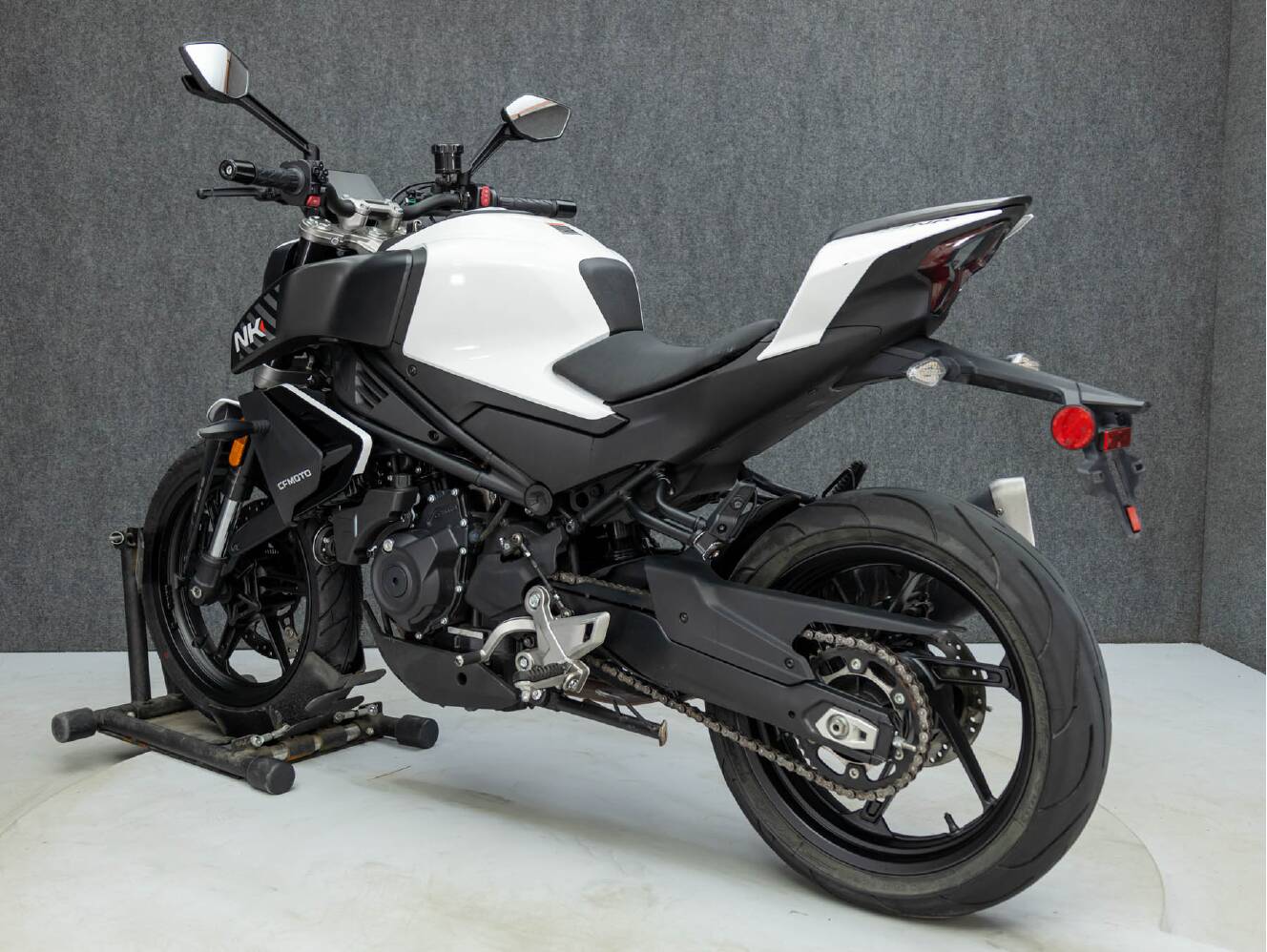 A photo of this 2024 CFMOTO 450NK W/ABS