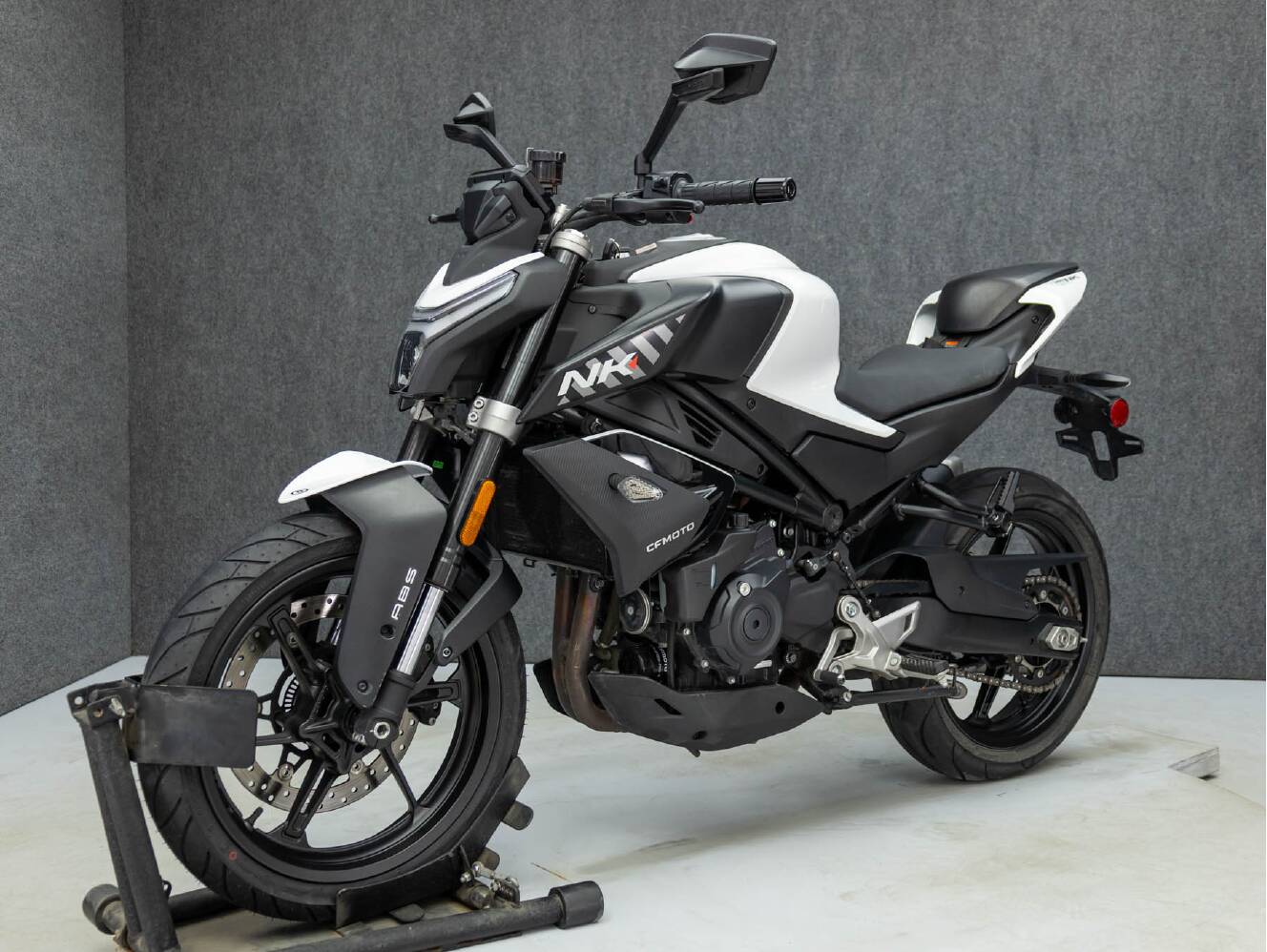 A photo of this 2024 CFMOTO 450NK W/ABS