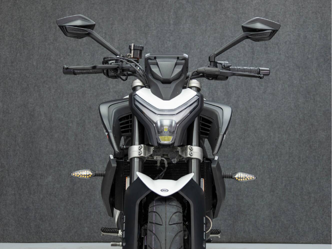 A photo of this 2024 CFMOTO 450NK W/ABS