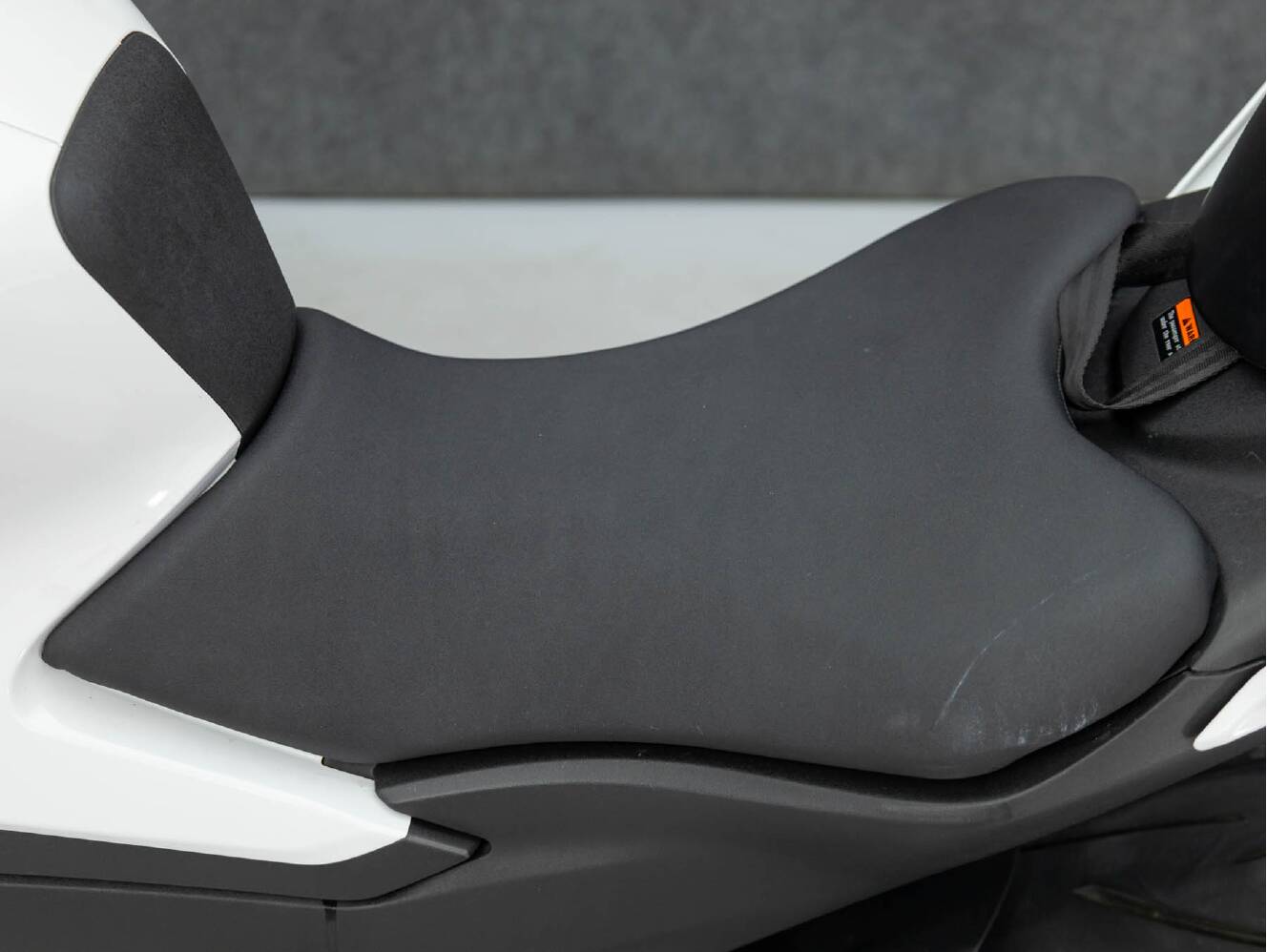 A photo of this 2024 CFMOTO 450NK W/ABS