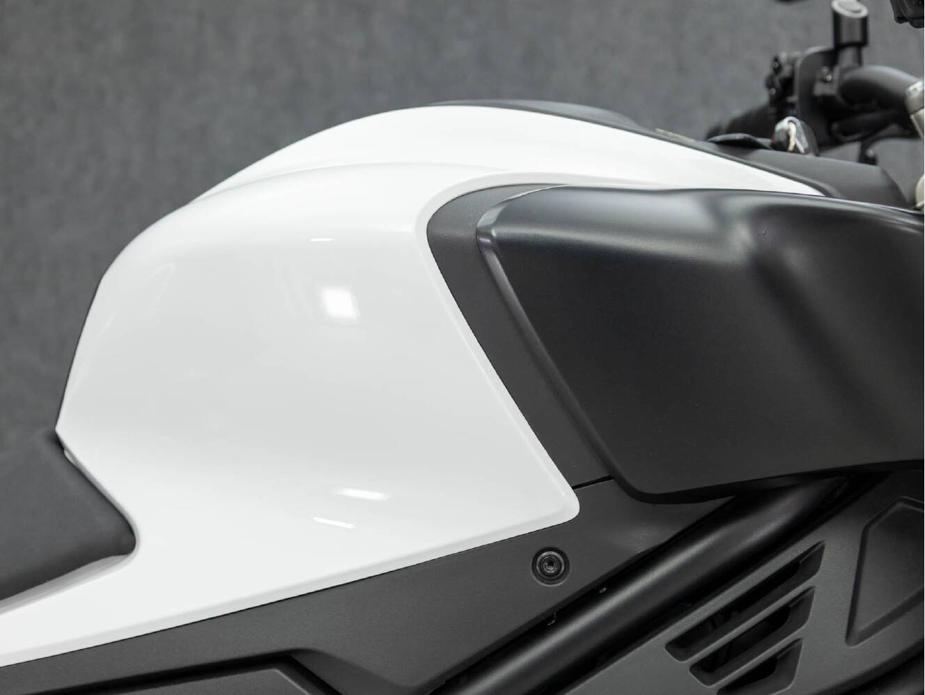 A photo of this 2024 CFMOTO 450NK W/ABS