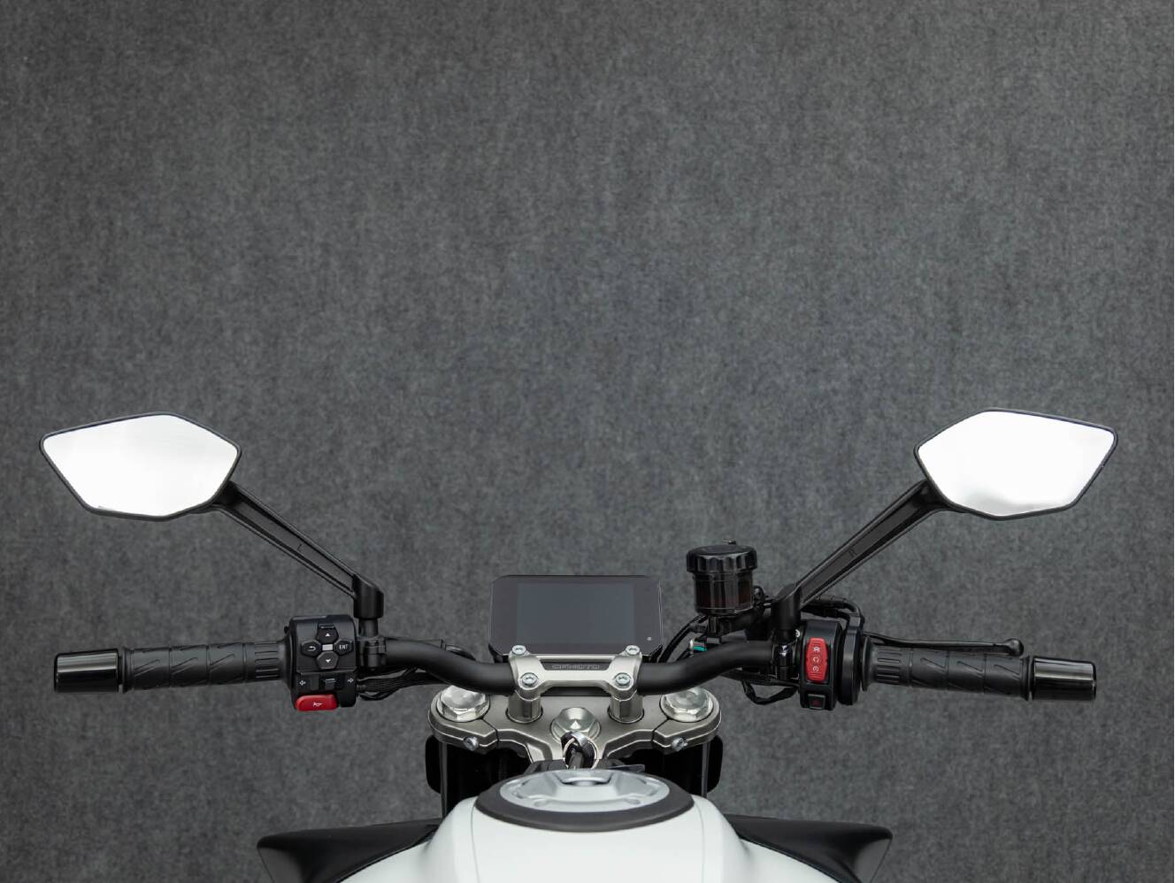 A photo of this 2024 CFMOTO 450NK W/ABS