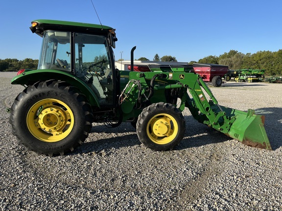 2013 John Deere 5083E in Wilmington, OH