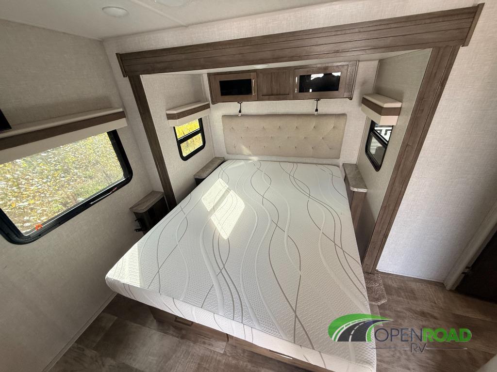 2022 Forest River Rv Rockwood Ultra Lite 2608BS in ellensburg WA