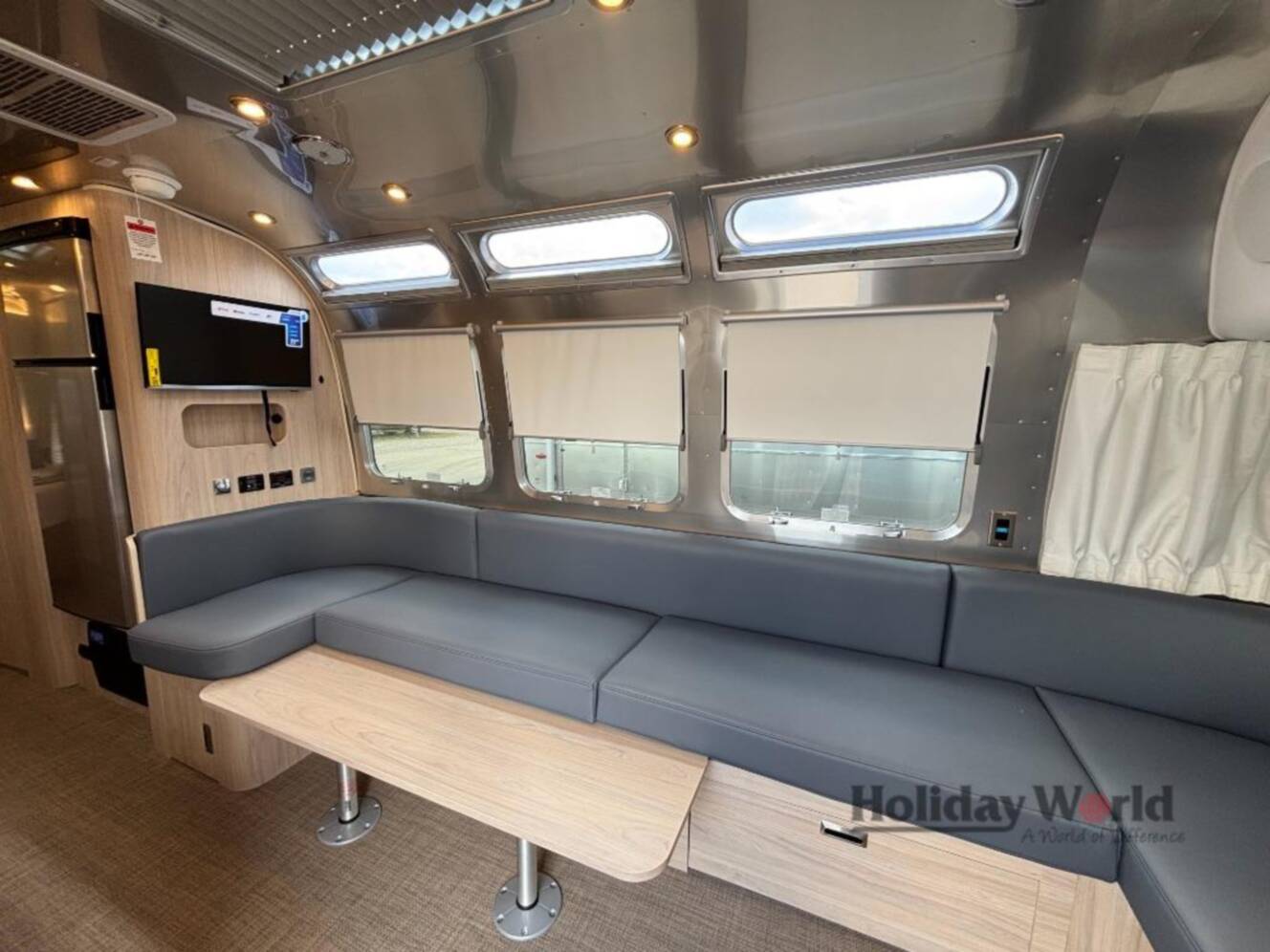 A photo of this 2027 Airstream Globetrotter 30RB