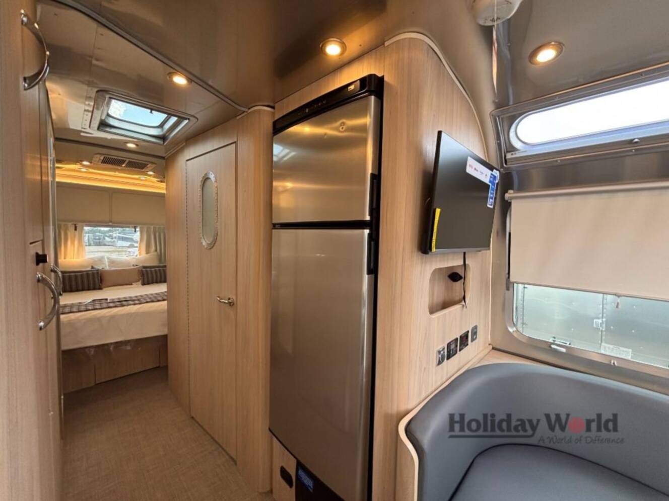 A photo of this 2027 Airstream Globetrotter 30RB