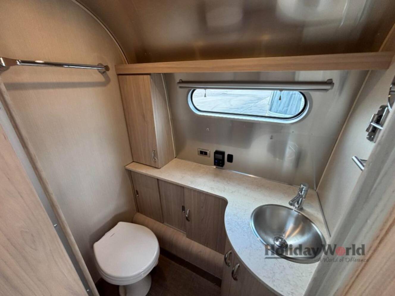 A photo of this 2027 Airstream Globetrotter 30RB