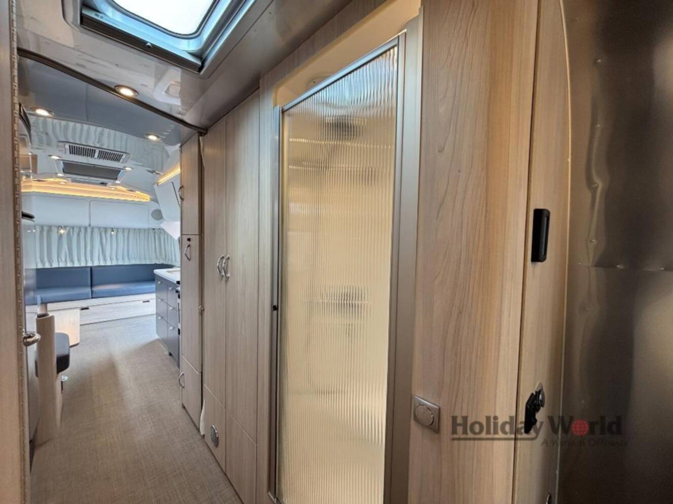 A photo of this 2027 Airstream Globetrotter 30RB