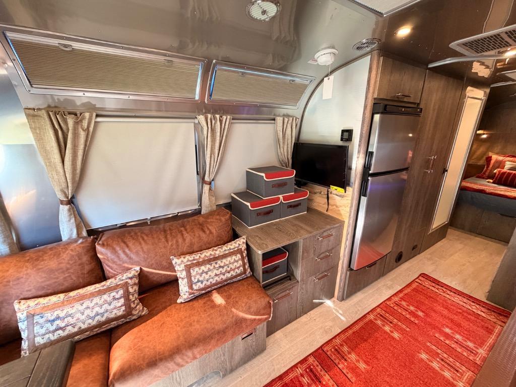 2027 Airstream Stetson + 6666 Special Edition 27FB Queen Bed RV