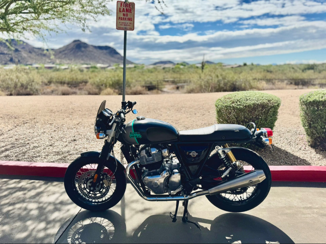 2022 Royal Enfield INTERCEPTOR 650 Classic / Vintage motorcycle