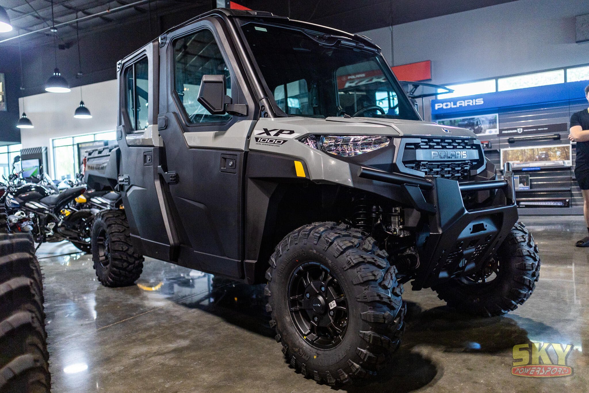 2027 Polaris RANGER CREW XP 1000 CAB AVALANCHE GRAY in sanford FL