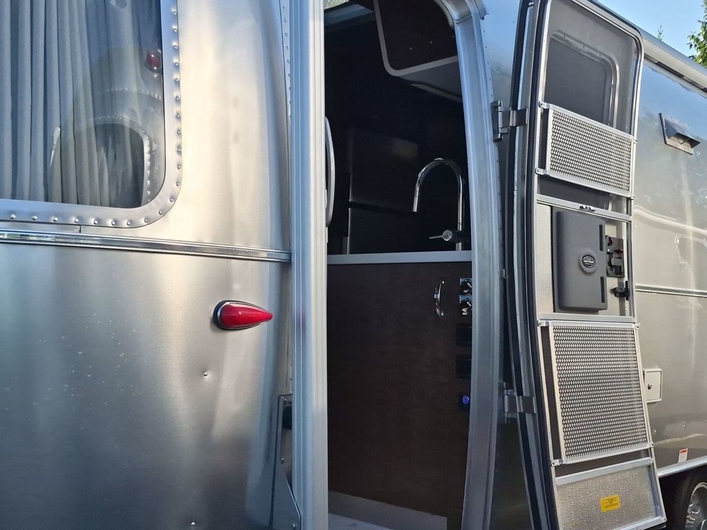 2027 Airstream Globetrotter 27FB in clackamas OR