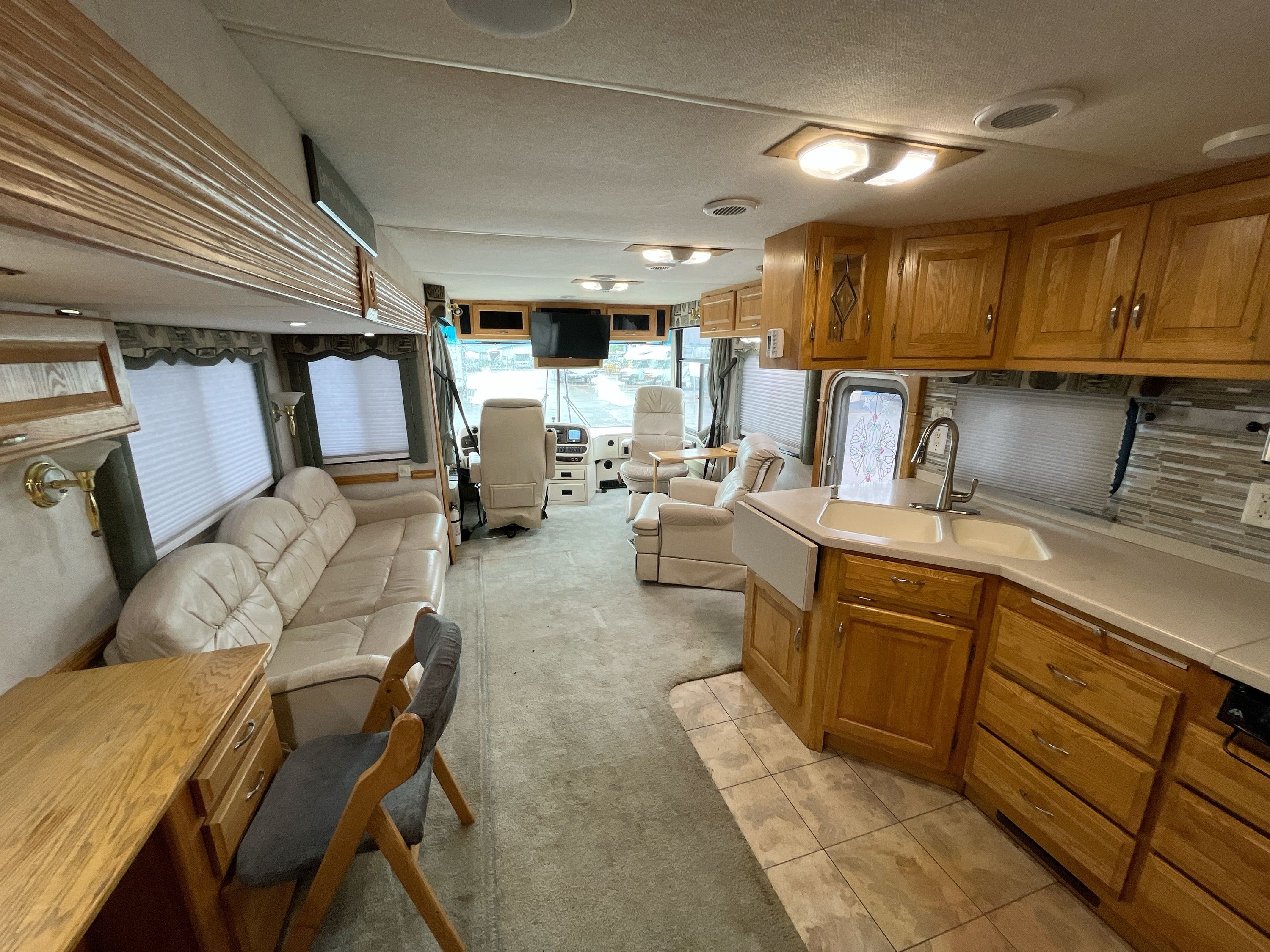 2002 Newmar DUTCH STAR 4097-FREIGHTLINER 330HP in west fargo ND