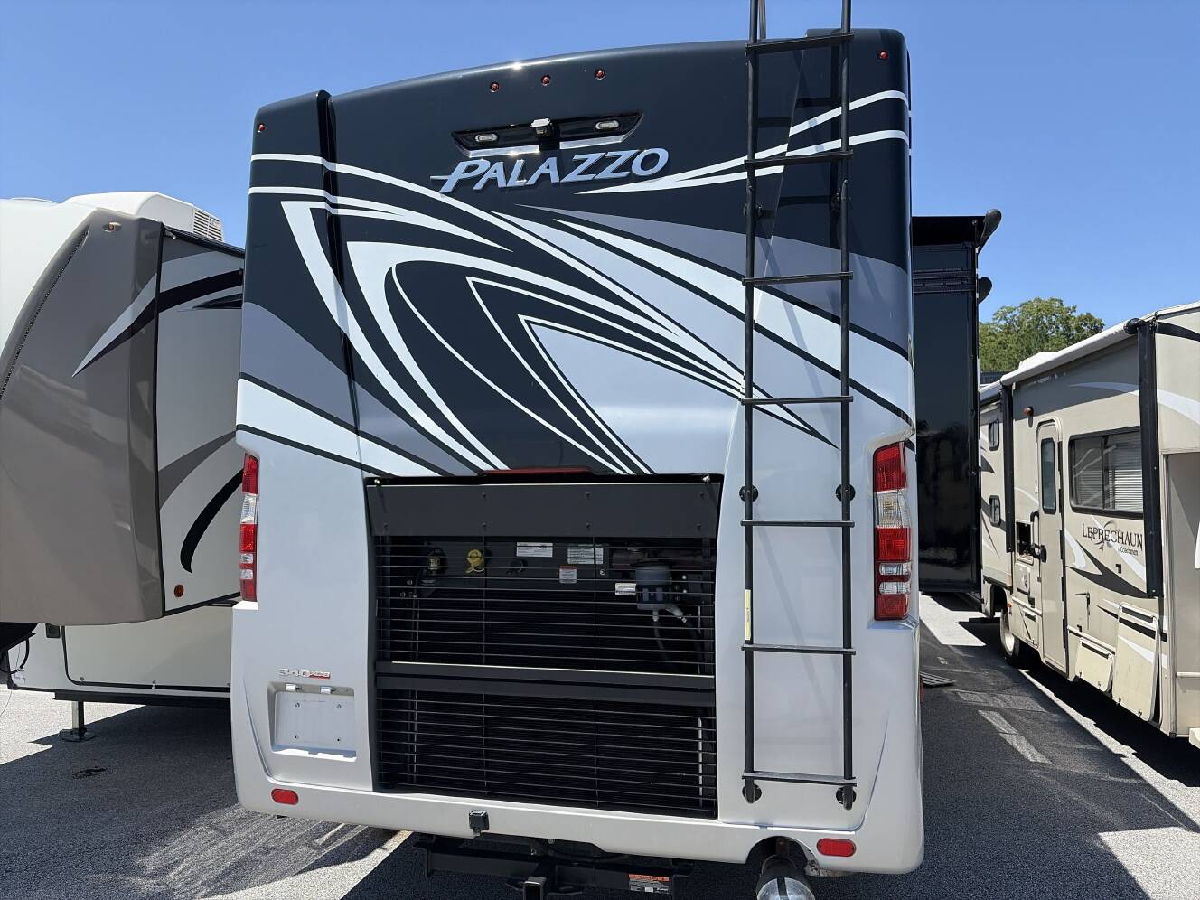 A photo of this 2023 Thor PALAZZO 37.5
