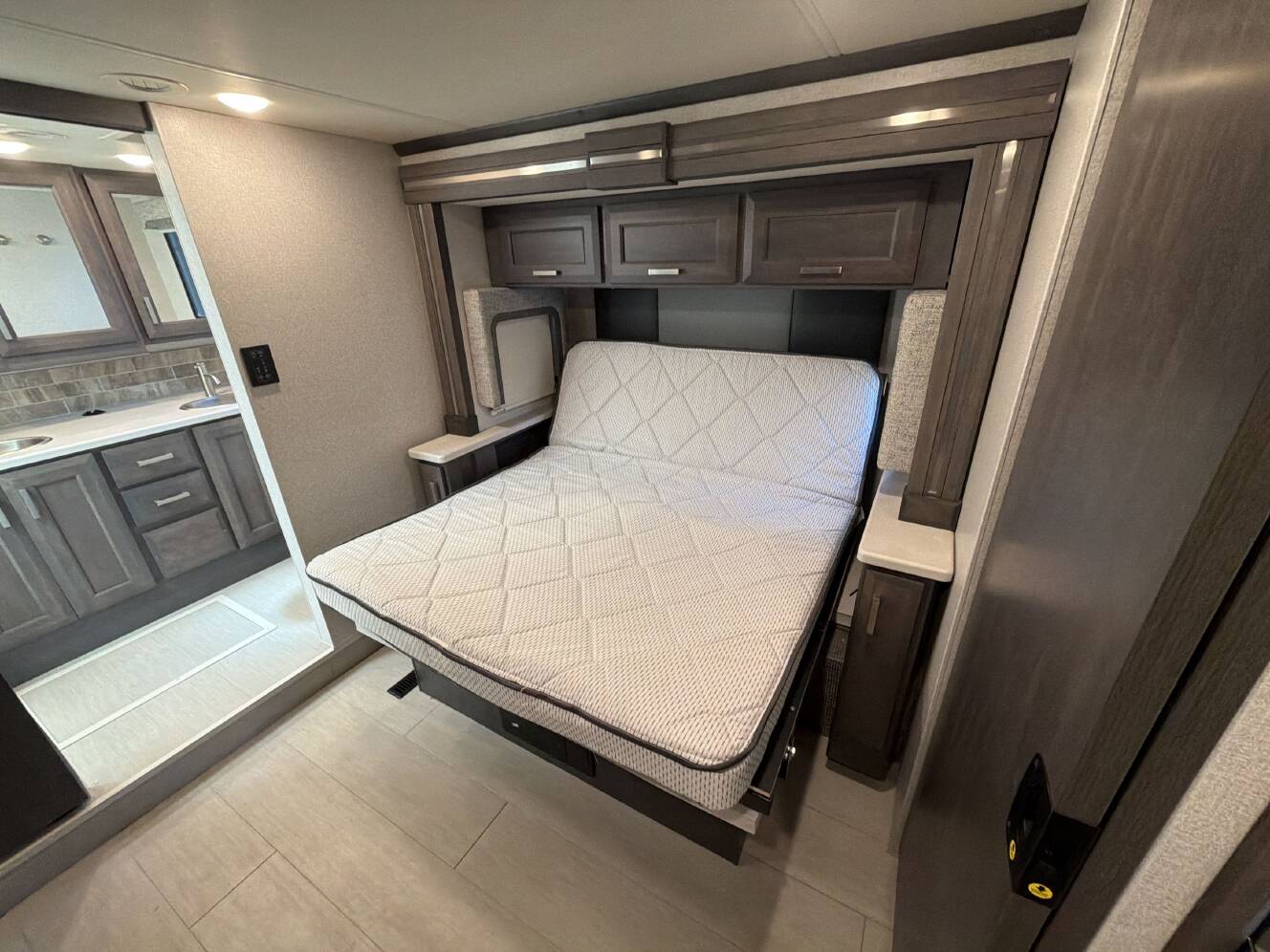 A photo of this 2023 Thor PALAZZO 37.5