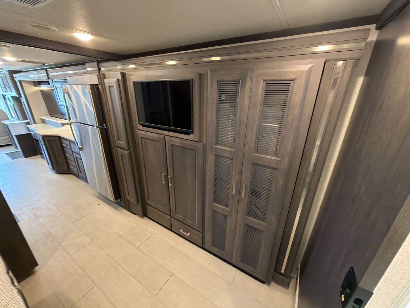 A photo of this 2023 Thor PALAZZO 37.5