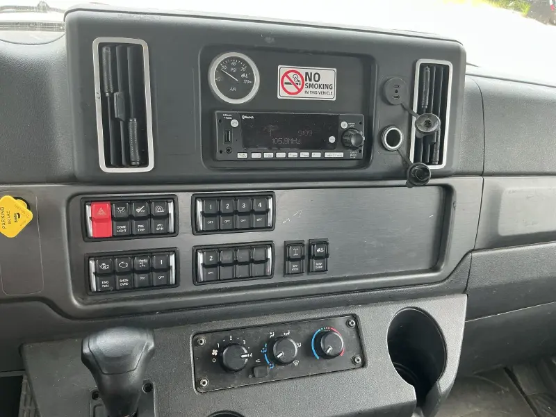 2024 FREIGHTLINER BUSINESS CLASS M2 106