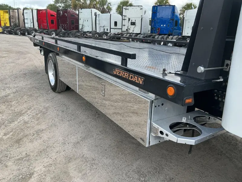 2024 FREIGHTLINER BUSINESS CLASS M2 106