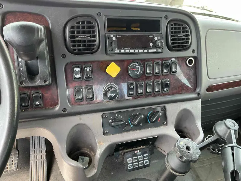 2023 FREIGHTLINER BUSINESS CLASS M2 106