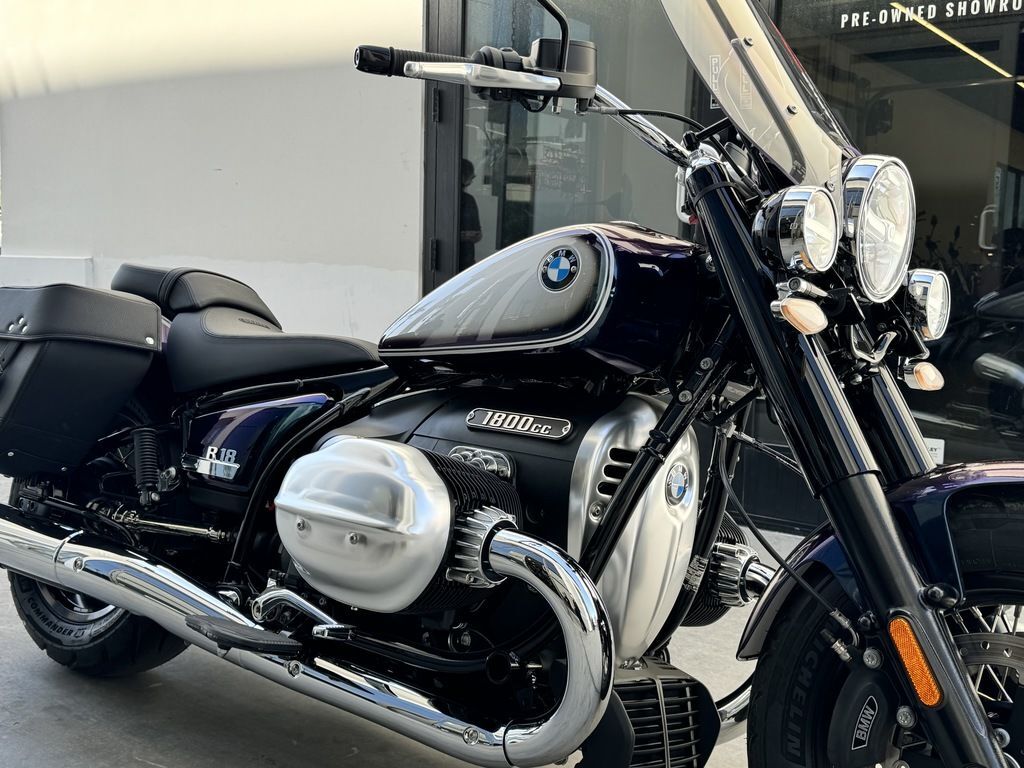 2022 BMW R 18 Classic 719 Galaxy Dust Metallic/Titan Silver 2 Me CLASSIC in Las Vegas, NV