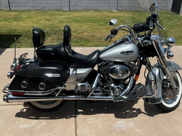 2005 Harley-Davidson ROAD KING CLASSIC Cruiser motorcycle