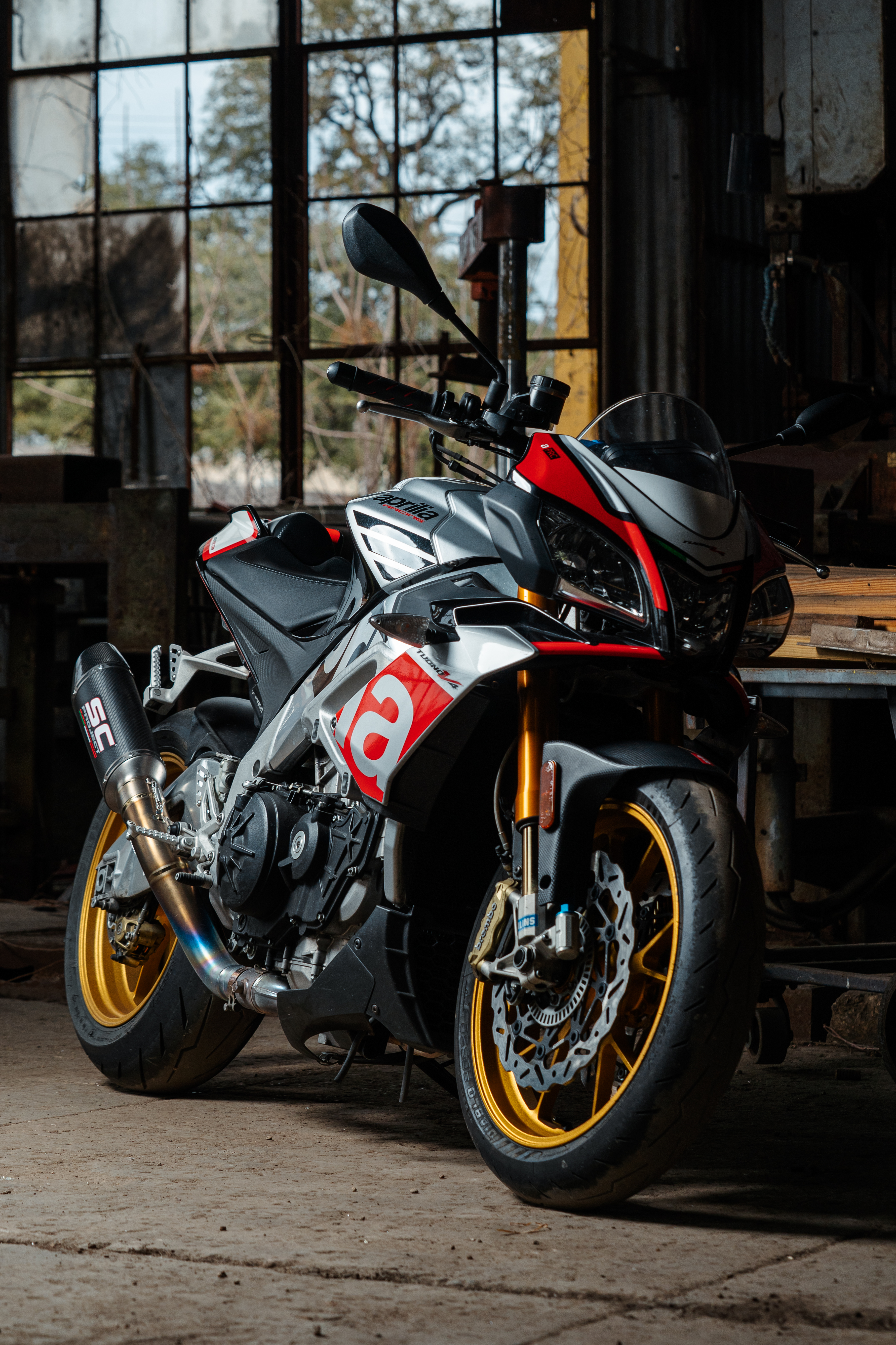 2016 Aprilia TUONO V4 1100 FACTORY ABS Sportbike motorcycle